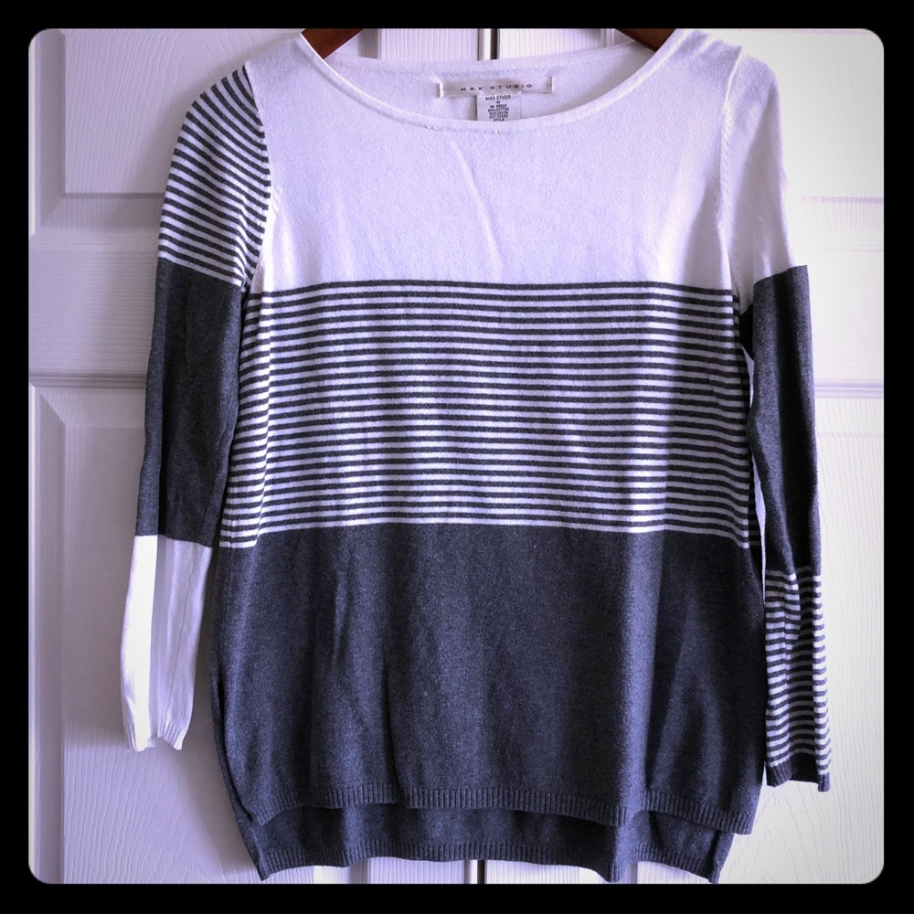 Max Studio Grey and White Sweater
